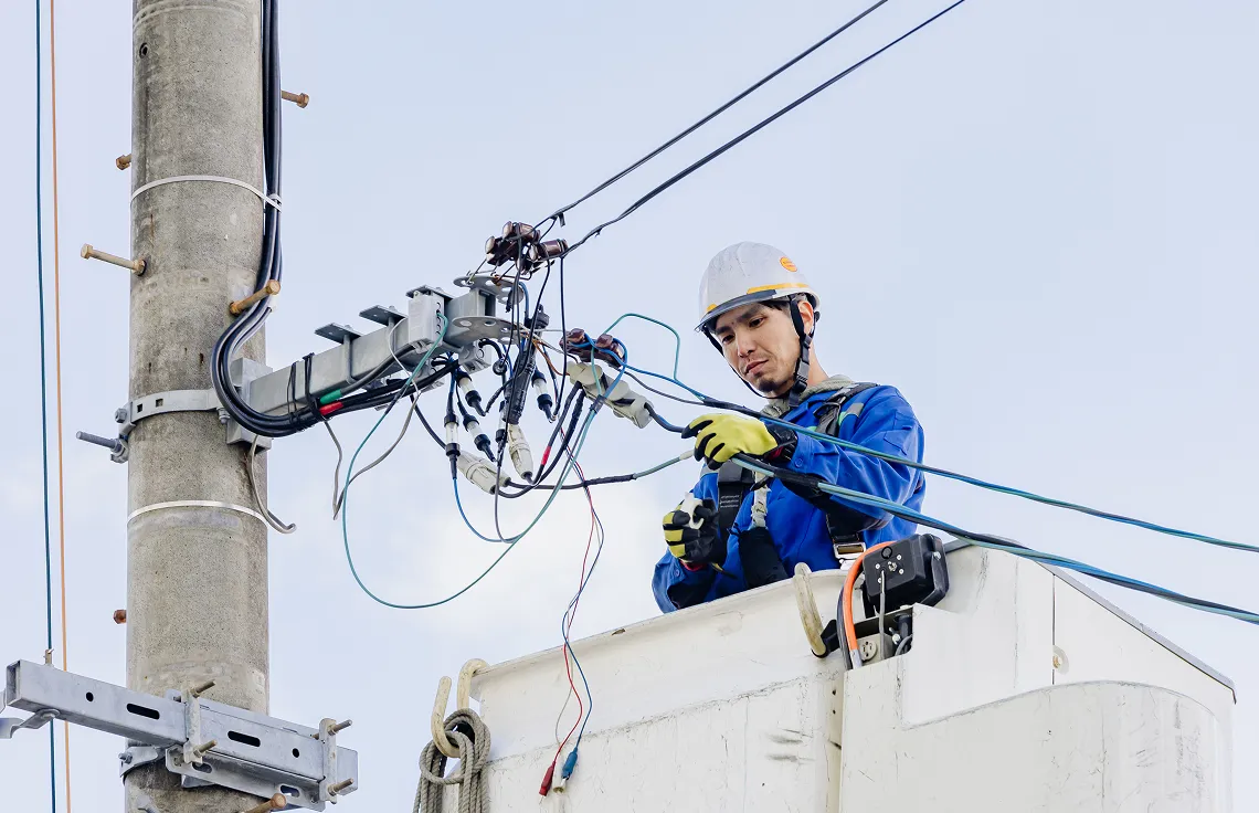 配電線・引込線工事・電気メーター取替・建柱工事